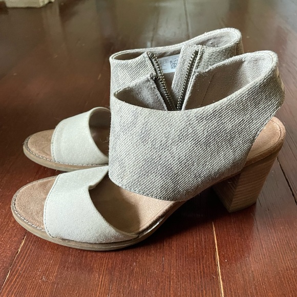 Toms Snake Print Sandals Size 7.5 - Picture 4 of 4